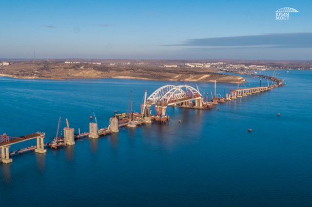 Крымский мост дополнили автодорожной аркой