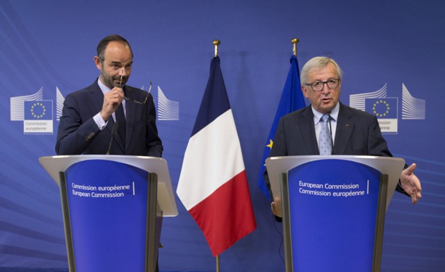 Франция начнет выполнять бюджетные правила в 2018 г.