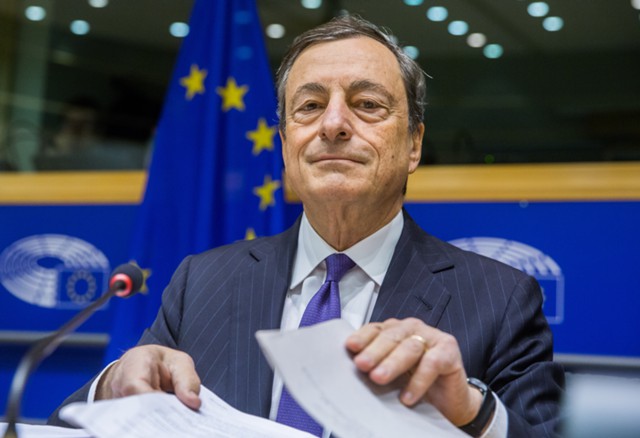 Прогноз: ЕЦБ свернет программу QE в конце 2018 года