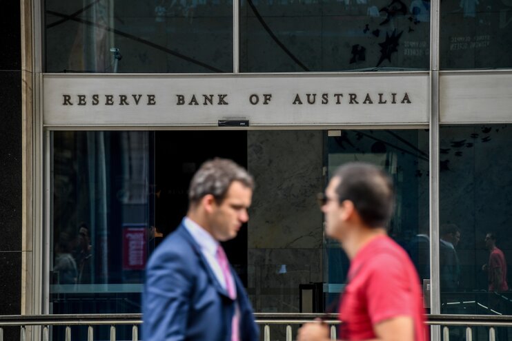 ЦБ Австралии снизил прогноз роста, сохранил ставку на рекордно низком уровне