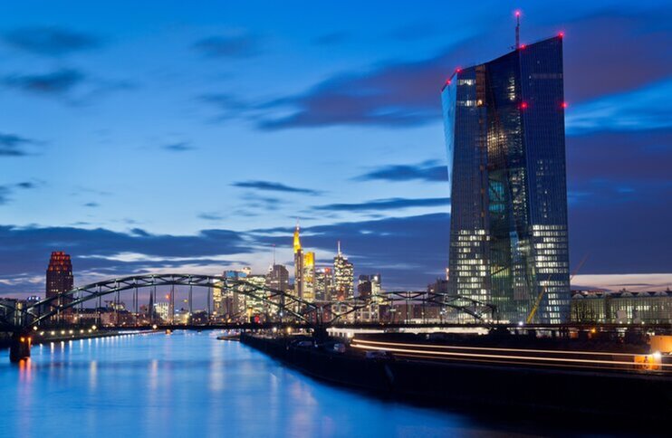 ЕЦБ хочет улучшить ситуацию в банковском секторе Европы за счет слияний